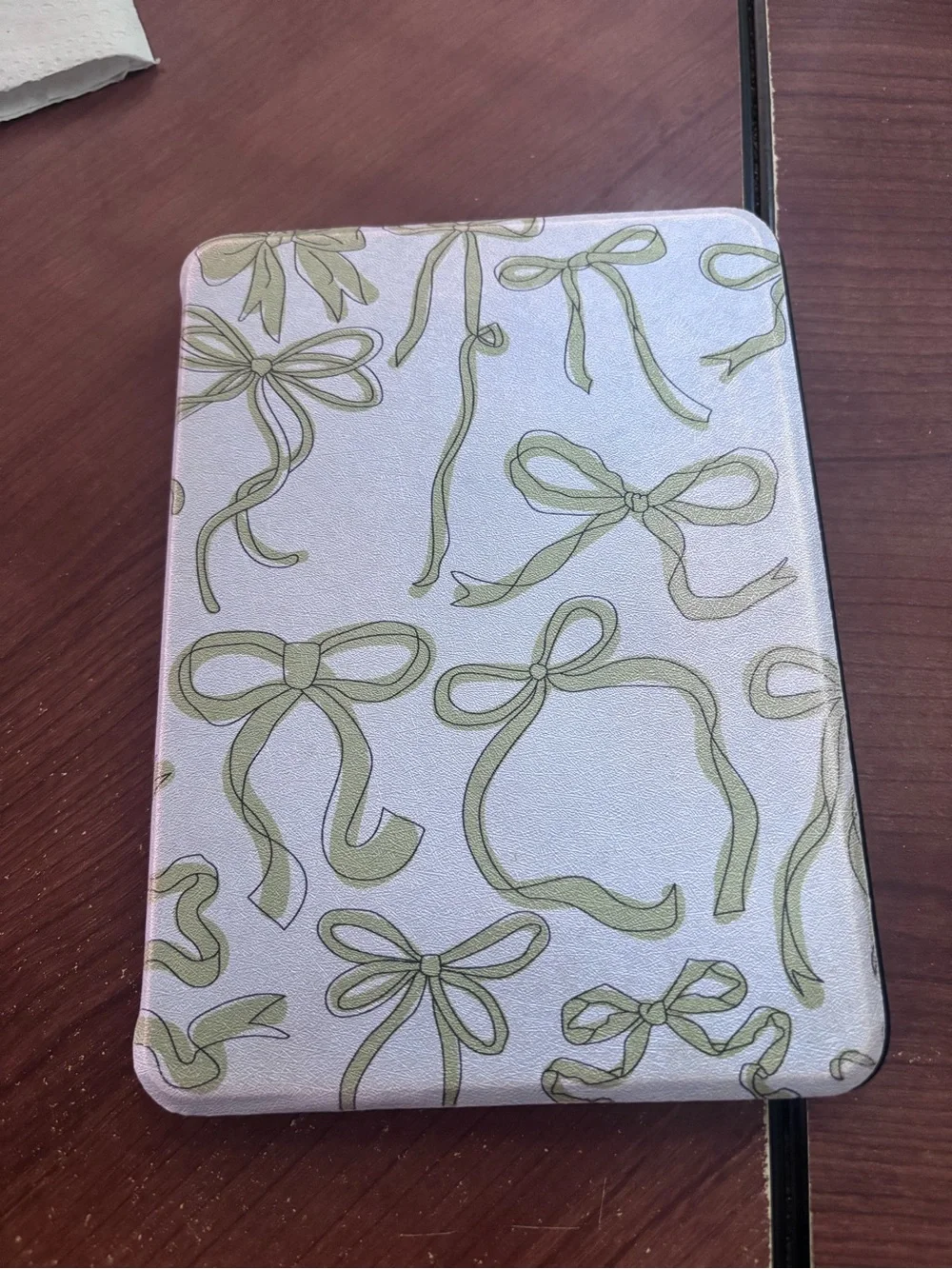 Bow Pattern Tablet Case — Light Silver with Sage Green Bows Kindle case